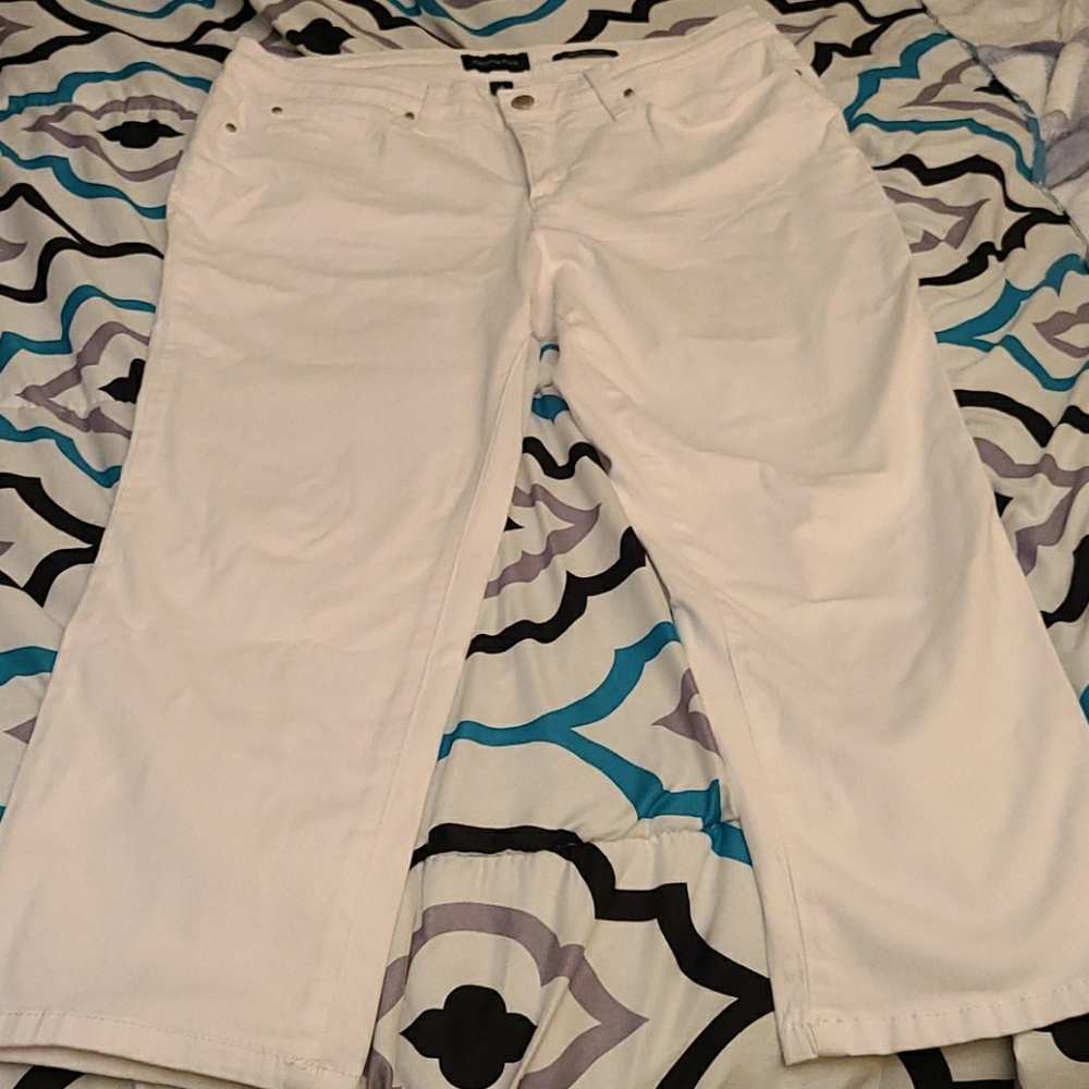 Women's white capris